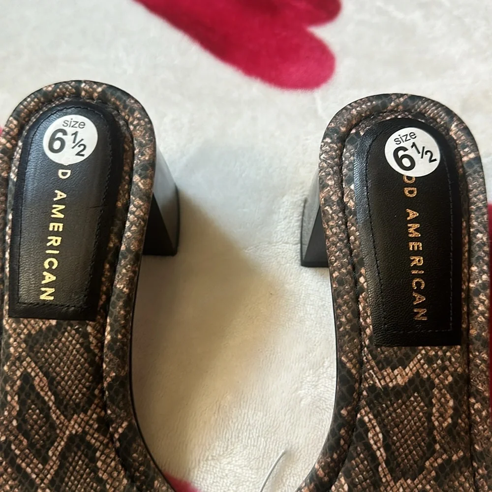 Good American Block Heel Slide Sandal Desert Snake Size 6.5